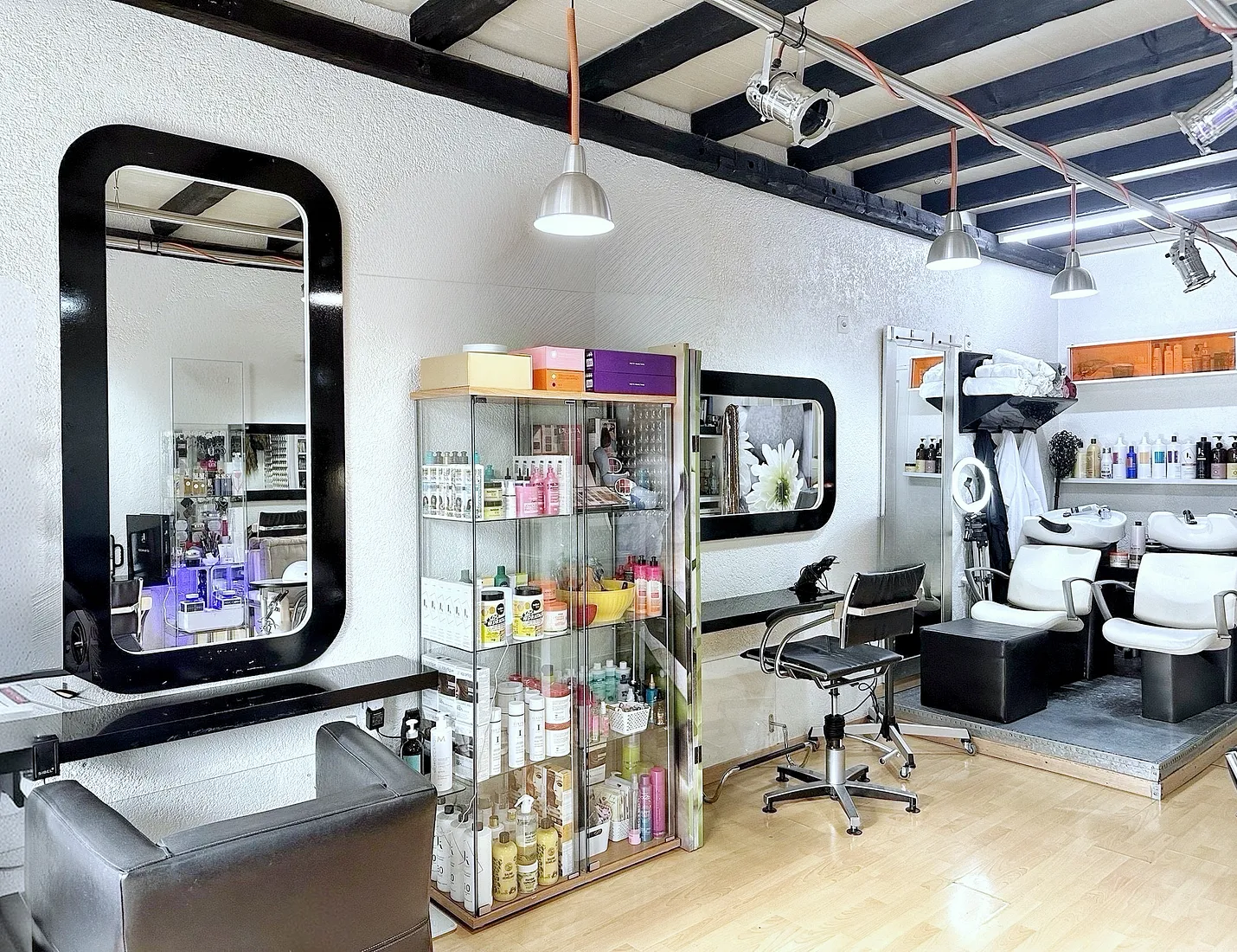 Sekoba Coiffure — intérieur du salon